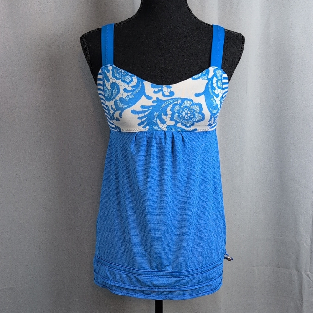 Lululemon Athletica "Back On Track Tank" Blue and White Floral Size 6